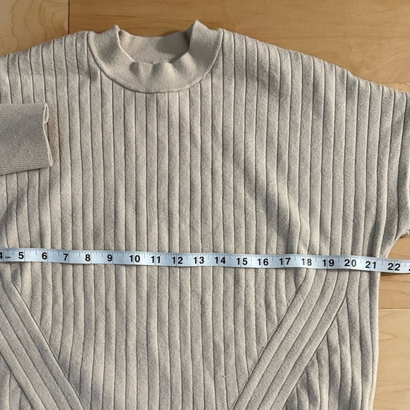 Abercrombie and fitch sweater soft collection  cream tan lightweight ribbed - Picture 4 of 4